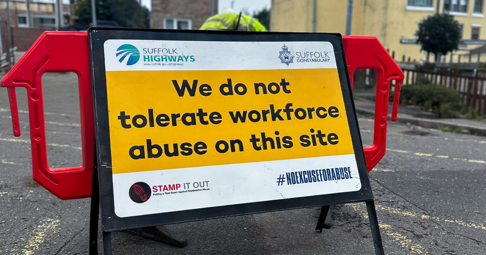 5903 Article images Roadworker abuse 1200x630 02